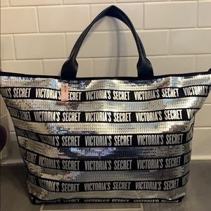 Victoria’s Secret Tote Set